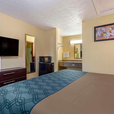 Econo Lodge Nashville North - Opryland Exterior photo