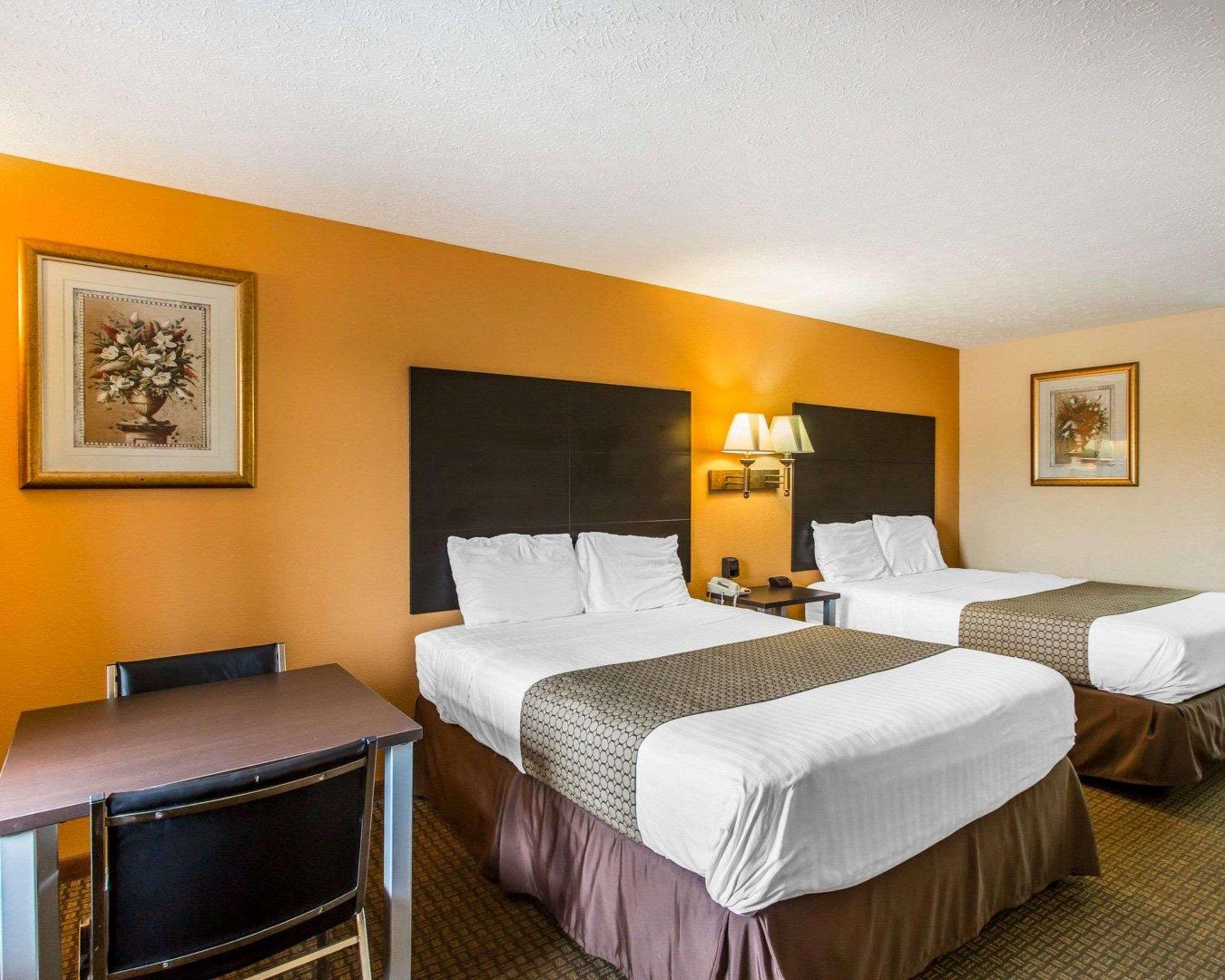 Econo Lodge Nashville North - Opryland Exterior photo