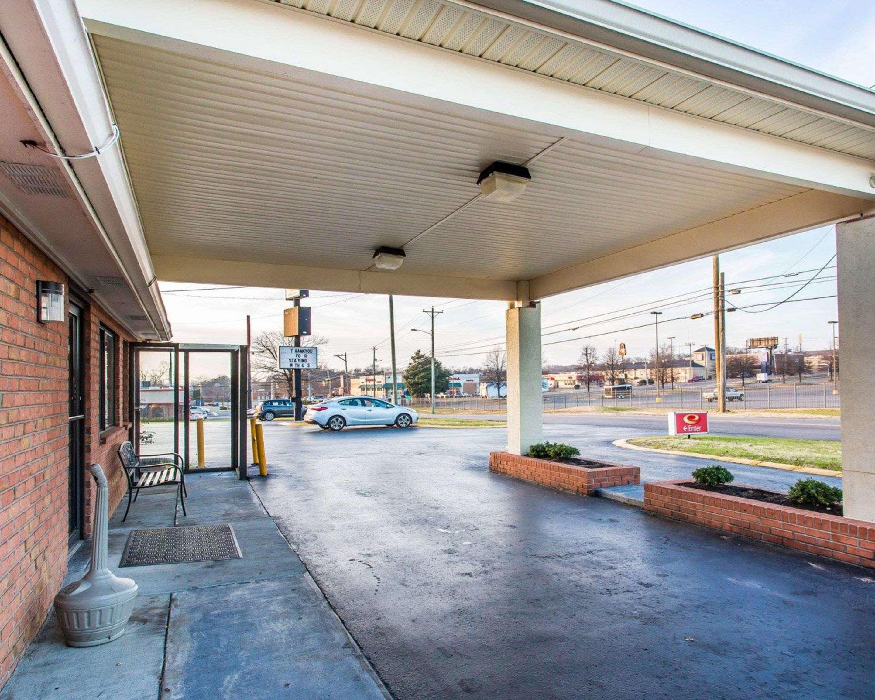 Econo Lodge Nashville North - Opryland Exterior photo