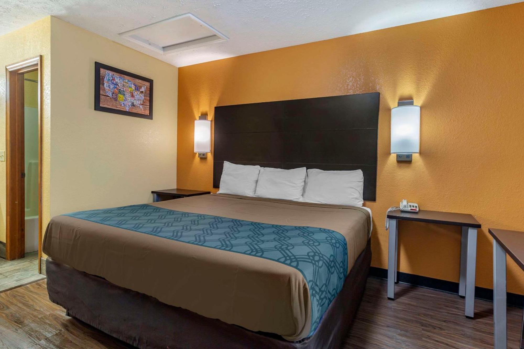 Econo Lodge Nashville North - Opryland Exterior photo