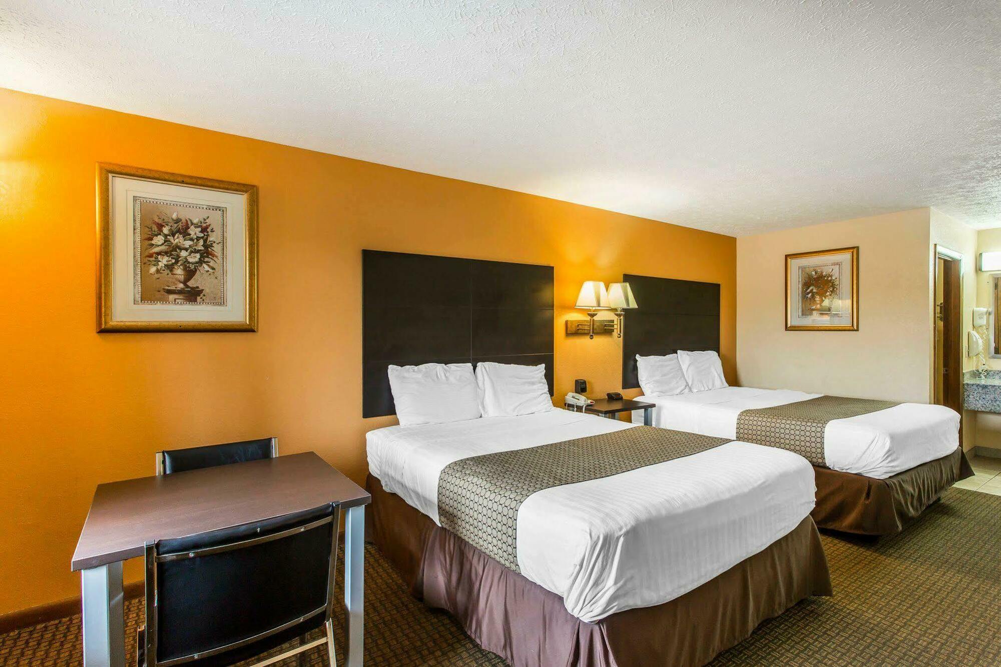 Econo Lodge Nashville North - Opryland Exterior photo