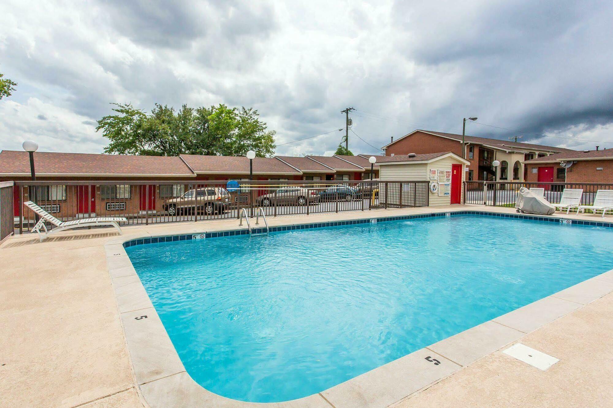 Econo Lodge Nashville North - Opryland Exterior photo